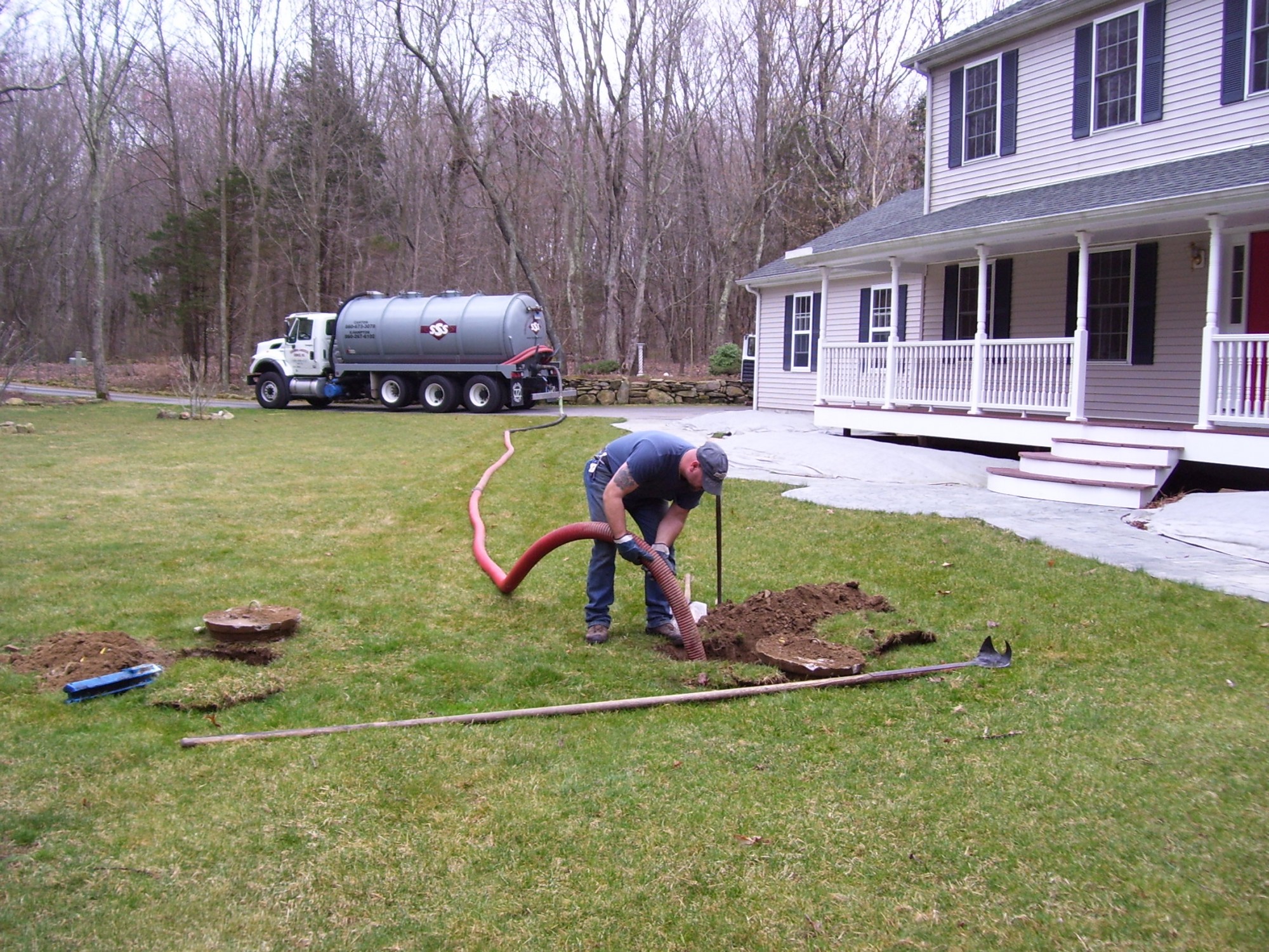 Septic Tank Cleaning | SSS Canton CT, East Hampton CT